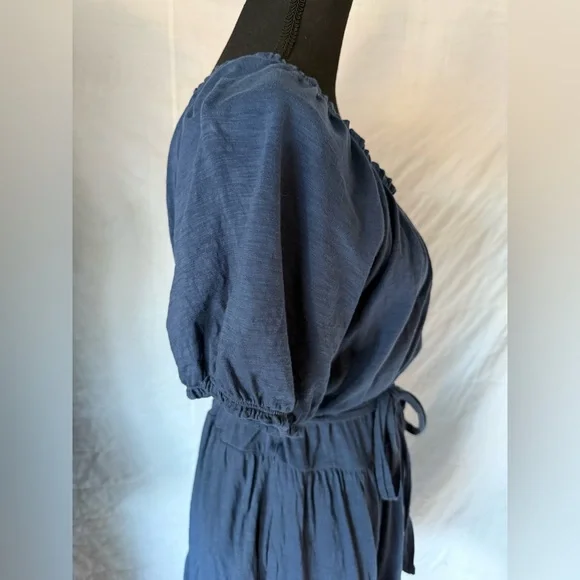 Gap. Navy knit belted dress. Hits at the knee. Size L - Picture 3 of 5